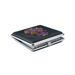 9e4a121a6123e9c4e27acb51a1565205 https://jware.dk/produkt/champ-high-doedningehoved-20-kingsize-cigaret-etui/