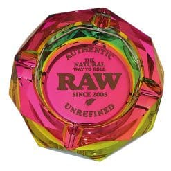Raw Rainbow Glas Askebaeger mGaveaeske www.jware .dk https://jware.dk/sv/produkt/raw-rainbow-askebaeger-m-gaveaeske-2/