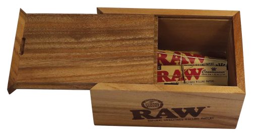 Raw Acacia Wood Box With Slide Top 19 x 13 x 10 cm www.jware .dk https://jware.dk/produkt/raw-acacia-wood-box-with-slide-top-19-x-13-x-10-cm/ Raw Acacia Wood Box With Slide Top (19 x 13 x 10 cm) - Billede 3