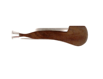Pibekniv Renser I Trae www.jware .dk https://jware.dk/sv/produkt/whistle-knife-cleaner-i-trae/ Whistle Knife Cleaner i trä