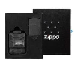 Zippo Gift Set Tändare i svart krackelerad färg + militär svart väska
