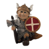Knaelende Viking med oekse og Skjold www.jware .dk https://jware.dk/sv/produkt/vikingapar-med-dansk-flagga/