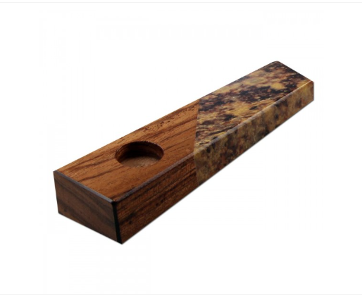 Soapstone Pipe with Shisham www.jware .dk https://jware.dk/produkt/soapstone-pipe-with-shisham-87-mm/ Soapstone Pipe with Shisham 87 mm
