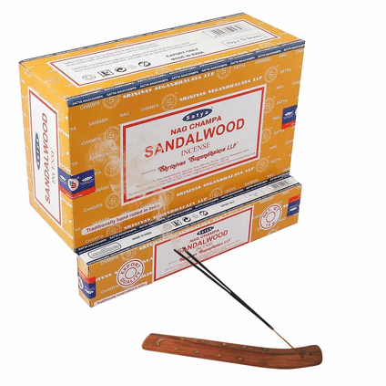 Satya Sandalwood Roegelsespind 15g www.jware .dk https://jware.dk/en/produkt/satya-sandalwood-incense-sticks-15g/ Satya Sandalwood Incense Sticks 15g